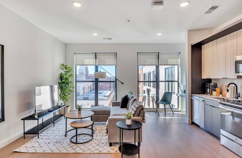 Pendleton Apartment | Luxury Studio CBD Pool Gym Walk to OTR