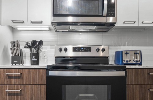 Allston Apartment | Luxury Studio near Harvard 2069