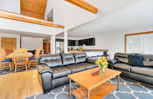 Sunday River Area House | Luxury Sunday River Bike & Hike Home! - 10 Bdrms, Hot Tub & Much More! SPACIOUS
