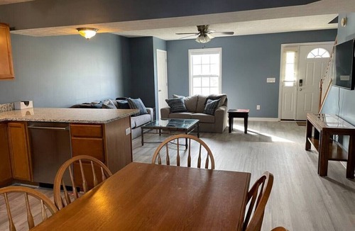 Bloomington Villa | Luxury Townhome #1 - Remodeled Feb 2021