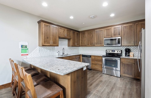 Crosslake Condo | Luxury Townhome|Heart of Crosslake|Beach 832