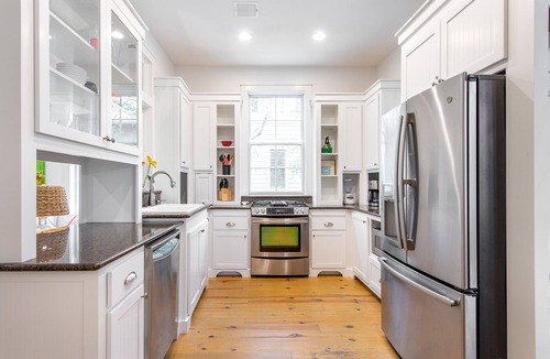 Forest District House | Luxury WaterColor Retreat w/Carriage House & LSV
