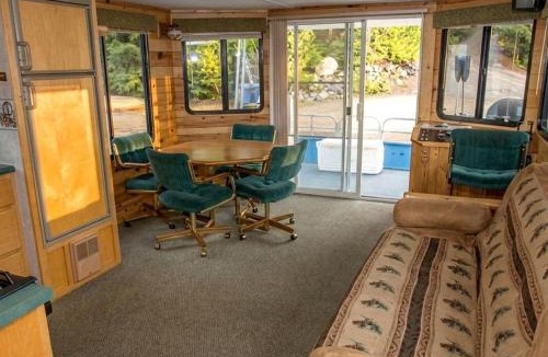 Babbitt Boat Rental | Luxury Wide-Body Houseboat with Flybridge Steering & Water Slide Near Birch Lake, Babbitt, Minnesota