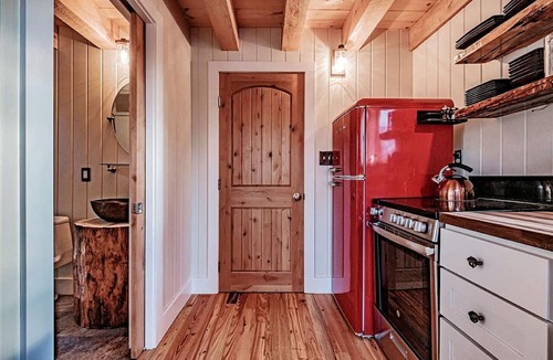 Springvale Cabin | Luxury Year-round Treehouse in Sanford, ME