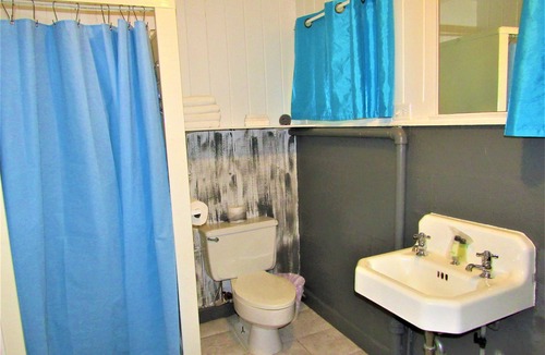 Almo Hotel | Lynnhurst Resort Motel #11 w/Kitchen - Dog Friendly!