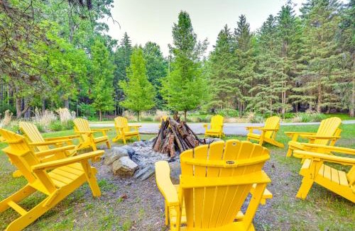 Drayton Plains House | Magical Metamora Cottage w/Fire Pit, Pond, Deck!