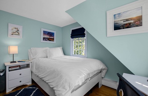 Magnolia House | Magnolia Retreat: Ocean View, Fireplace, Musicians Paradise, Cappuccino Station