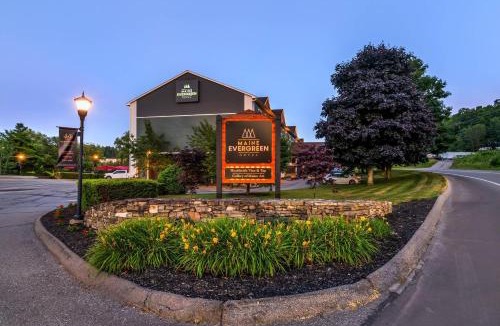Augusta Hotel | Maine Evergreen Hotel, an Ascend Collection Hotel