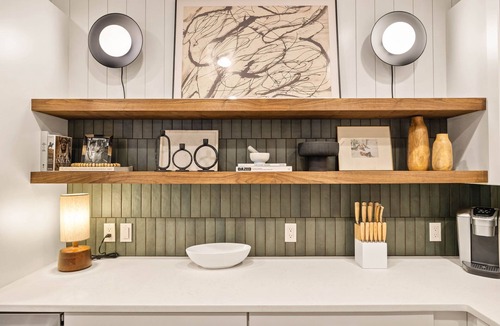 Seacrest House | Maine Squeeze Cottage with Pool & Golf Cart