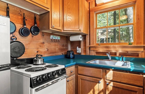 Woolwich Cottage | Maine summer dreams come true! Rustic 3-bedroom on the water with private dock