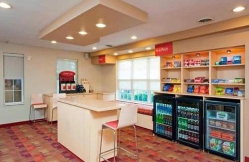 Bloomington Hotel | MainStay Suites Bloomington near University