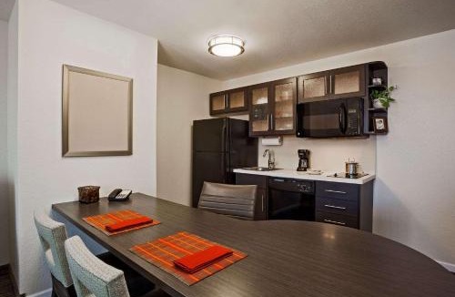 Overland Park Hotel | MainStay Suites- Kansas City Overland Park
