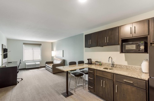 Logan Hotel | MainStay Suites Logan Ohio-Hocking Hills