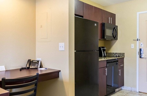 Minot Hotel | MainStay Suites Minot