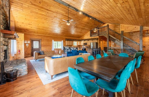 Creola Cabin | Majestic Lodge | Theater & Game Rm, Hocking Hills