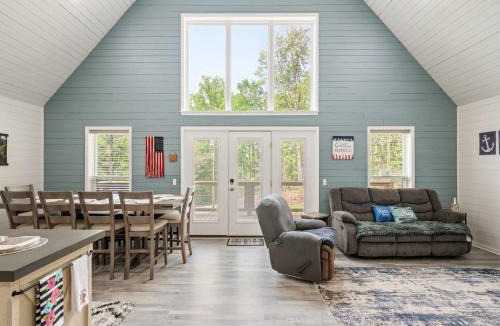 Cub Run House | Mammoth Lake House with Gas Grill 5 King Bedrooms-Family Friendly