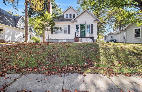 Manistee House | Manistee Family Home near Downtown