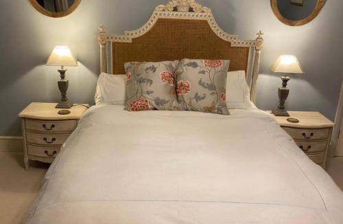 Old Bed & Breakfast | Maple House