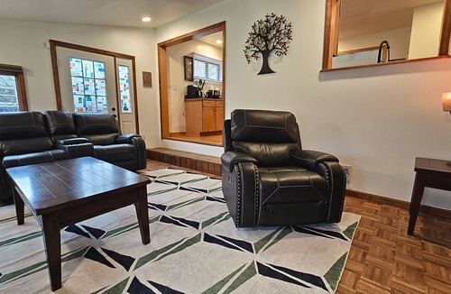 Vienna House | Maple House Spacious Family Home with Private Pool