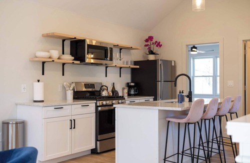 Traverse City Apartment | Maple View - The Carriage House