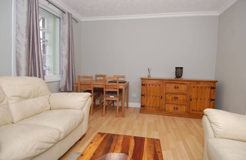 Dalavich Apartment | Mar Apartment Stirling. Close to Stirling Castle and town centre.