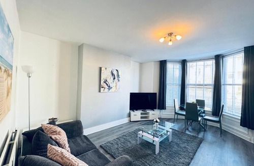 Whitley Bay Apartment | Marine Apartment Whitley Bay Seaside Location Free Onsite Parking