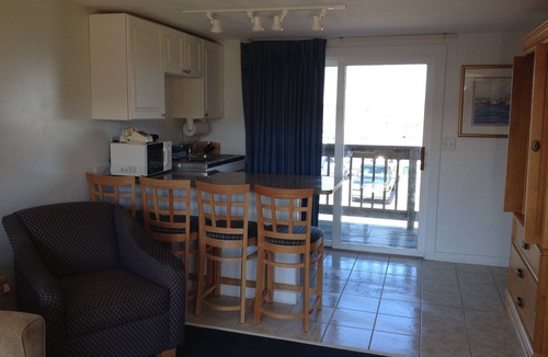 Falmouth Heights Hotel | Mariner's Point Resort