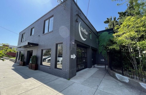East Market District Apartment | Market #1 · Stellar Suites | King Loft | NuLu | Boutique Hotel