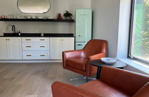 East Market District Apartment | Market #10 · Stellar Suites | Queen of Nulu | Boutique Hotel