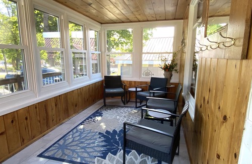 Marquette House | Marquette. Walk to Lake Superior! Close to events & bike paths! Free Wifi & AC