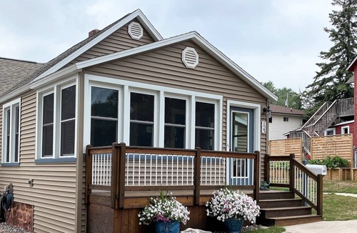 Marquette House | Marquette. Walk to Lake Superior! Close to events & bike paths! Free Wifi & AC