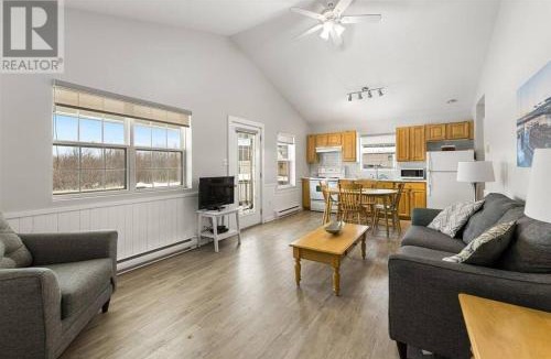 Cap-Pele Ski Chalet | Marshlight Cottage at Aboiteau Beach - Sandy Dunes