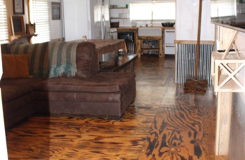Matewan House | Matewan Riders Retreat with Garage!