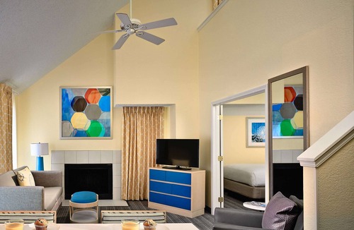 Westlake Hotel | Maximum Comfort and Styles! Free Parking, Pets Allowed