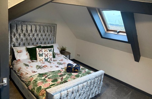 Kilmarnock Apartment | Meadowhead Cottage, Traditional Scottish Cottage