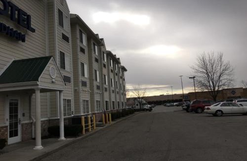 Wayne Hotel | Microtel Inn & Suites by Wyndham Indianapolis Airport