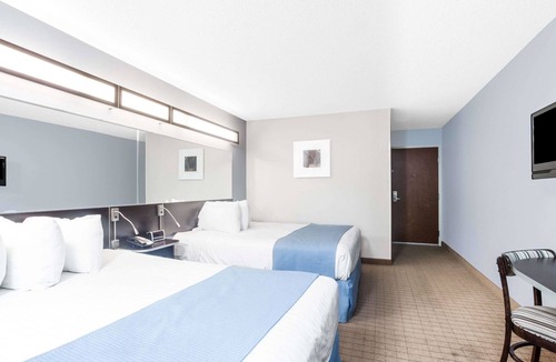 Bath Hotel | Microtel Inn & Suites by Wyndham Bath
