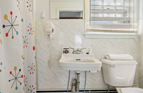 Boothbay Harbor Hotel | Mid-Town Motel
