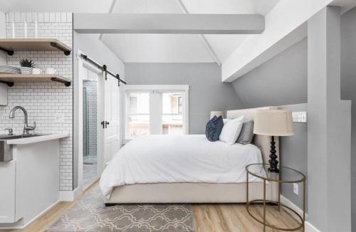 Mapleton/Fall Creek House | Midtown Modern Carriage Home Near Top Attractions Family Friendly