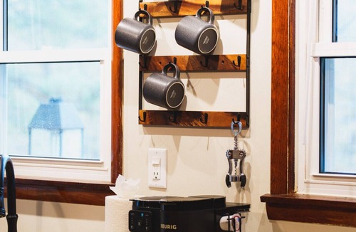 South Bloomingville House | Mill Haus~Pet Friendly~Hot Tub
