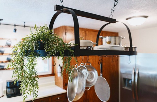 South Bloomingville House | Mill Haus~Pet Friendly~Hot Tub