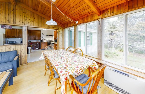 Bayville House | Mill Pond Cottage w/Kayaks & Boat Launch Access, pet friendly