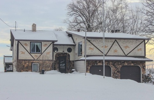 Aitkin Cabin | Mille Lacs Lake - Lakefront Cabin