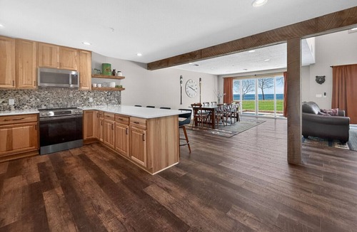 Onamia Villa | Mille Lacs Lakefront Golf Retreat at Izatys – 2 Townhomes, Sleeps 12