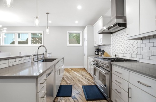 Mound House | MINNeSTAY* Lakefront Luxury