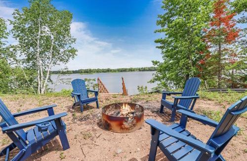 Oneida County House | Minocqua Retreat - Dock, Hot Tub & Game Room