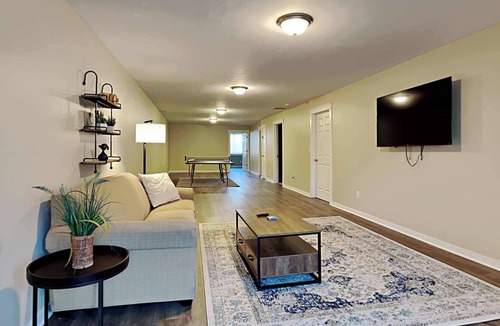 Indianapolis House | Mins to Downtown & Raceway! Rookwood Retreat 1 & 2