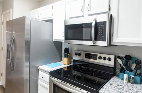Wayne House | Mins to Park, River, Downtown! Chapel Hill Charmer
