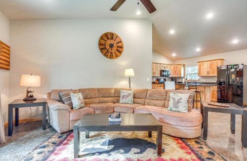 Arbor Vitae House | Mins to Woodruff Lakes: Pet-Friendly Cabin!