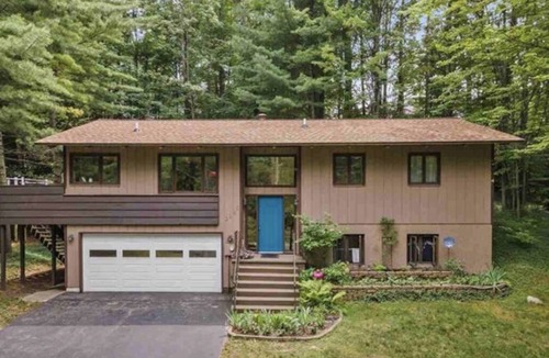 Holiday Hills House | Minutes to the best in Traverse City!